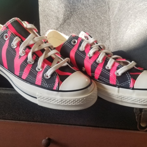 NIB authentic CONVERSE ARCHIVE PRINT CHUCK 70 OX BLACK/RACER/PINK/EGRET - Picture 3 of 11